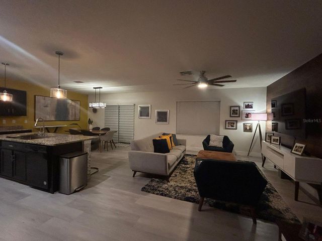 32804 BROOKS HAWK LN, Wesley Chapel, FL 33543