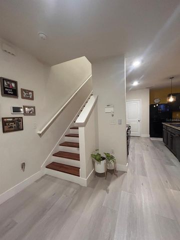 32804 BROOKS HAWK LN, Wesley Chapel, FL 33543