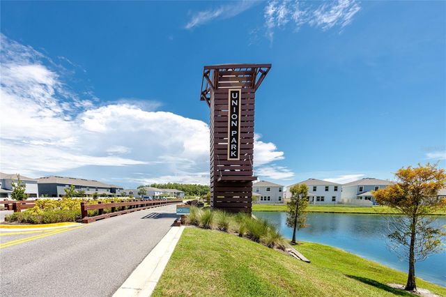 32804 BROOKS HAWK LN, Wesley Chapel, FL 33543