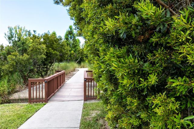 32804 BROOKS HAWK LN, Wesley Chapel, FL 33543
