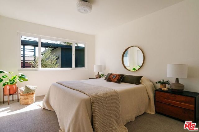 941 Fortune Way, Los Angeles, CA 90042