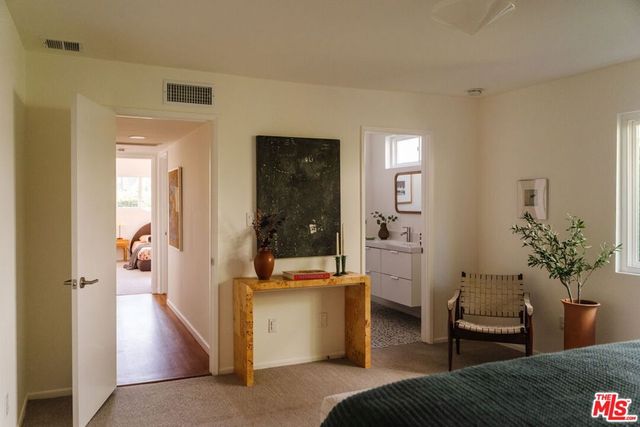 941 Fortune Way, Los Angeles, CA 90042