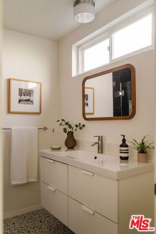 941 Fortune Way, Los Angeles, CA 90042
