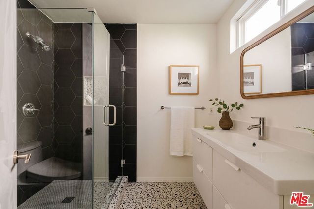 941 Fortune Way, Los Angeles, CA 90042