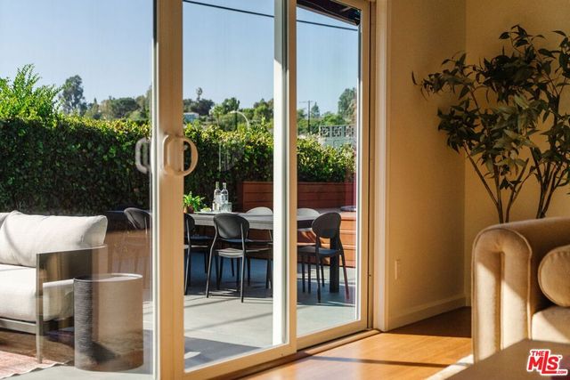 941 Fortune Way, Los Angeles, CA 90042