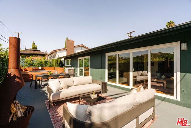 941 Fortune Way, Los Angeles, CA 90042