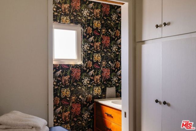 941 Fortune Way, Los Angeles, CA 90042