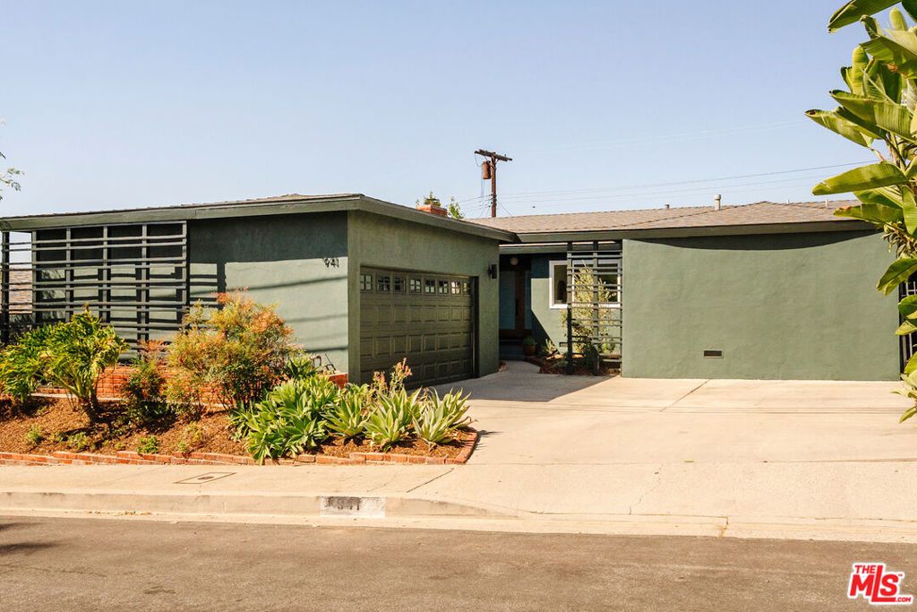 941 Fortune Way, Los Angeles, CA 90042