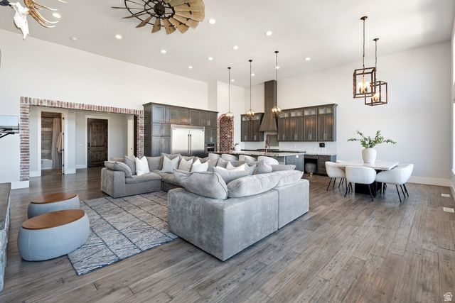 2633 OAKRIDGE DR, Spanish Fork, UT 84660