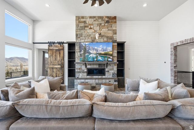 2633 OAKRIDGE DR, Spanish Fork, UT 84660