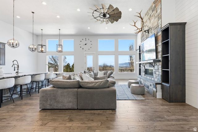 2633 OAKRIDGE DR, Spanish Fork, UT 84660