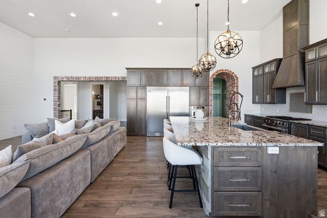 2633 OAKRIDGE DR, Spanish Fork, UT 84660