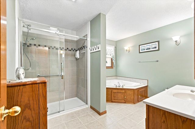 33165 Marmon Street NE, Cambridge, MN 55008