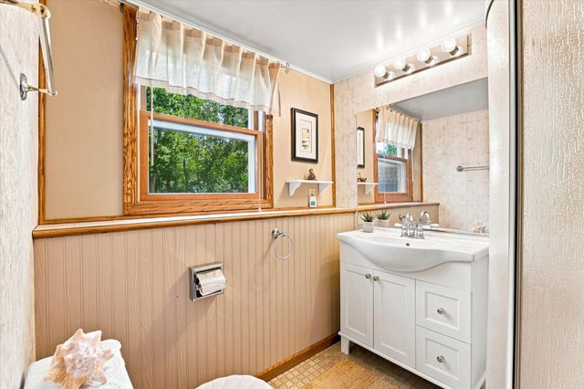 33165 Marmon Street NE, Cambridge, MN 55008