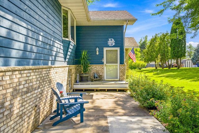 33165 Marmon Street NE, Cambridge, MN 55008