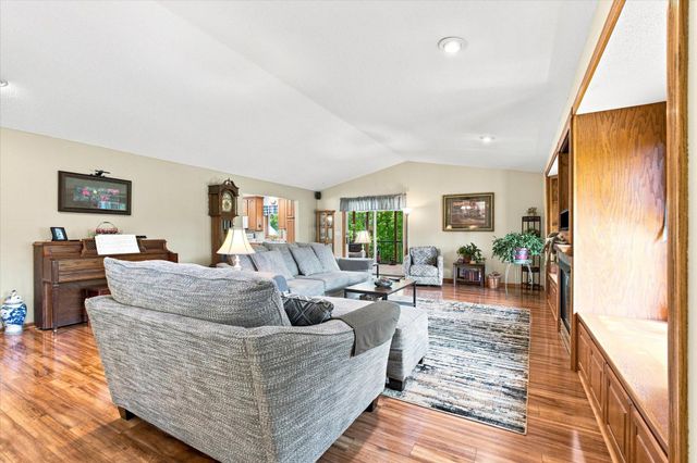 33165 Marmon Street NE, Cambridge, MN 55008