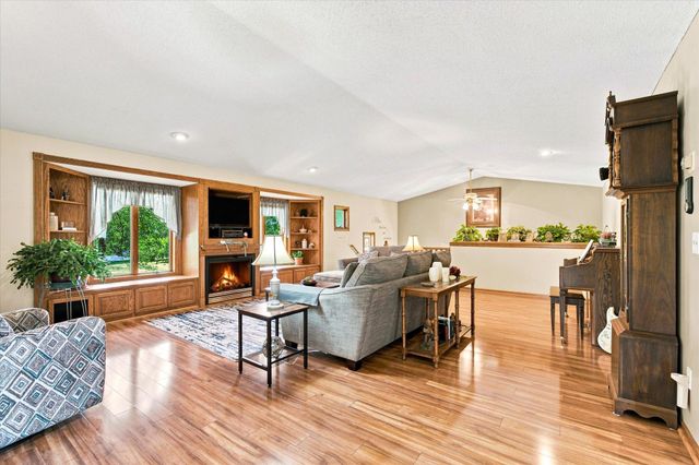 33165 Marmon Street NE, Cambridge, MN 55008