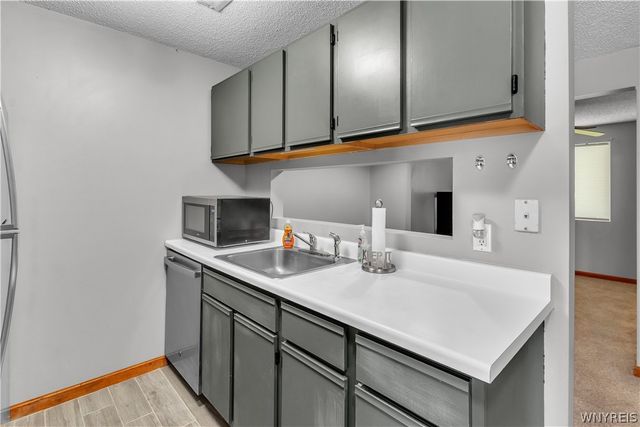 12 Sunmist Sq 12L, Amherst, NY 14228