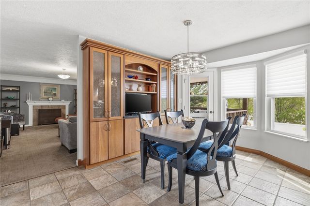 442 Shelbourne Dr, Plum Boro, PA 15239