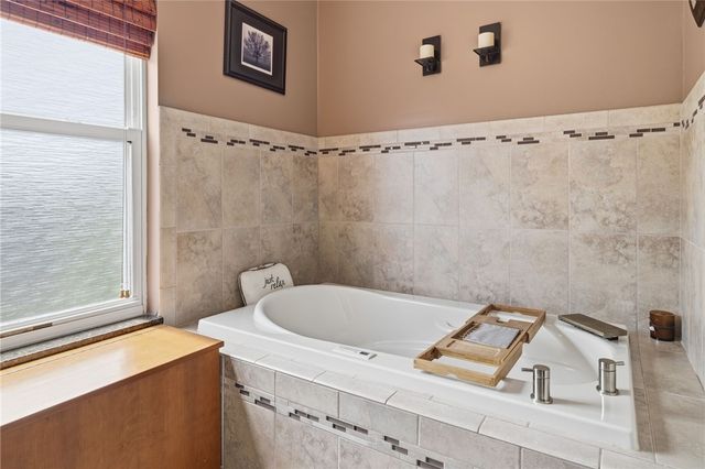 442 Shelbourne Dr, Plum Boro, PA 15239