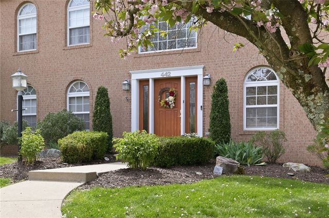 442 Shelbourne Dr, Plum Boro, PA 15239