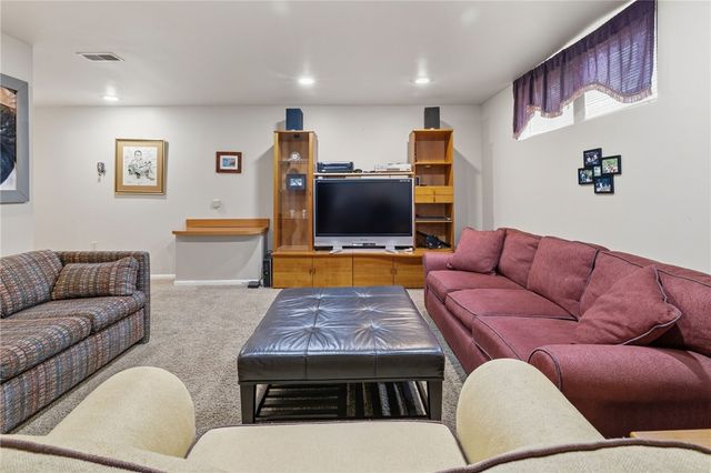 442 Shelbourne Dr, Plum Boro, PA 15239