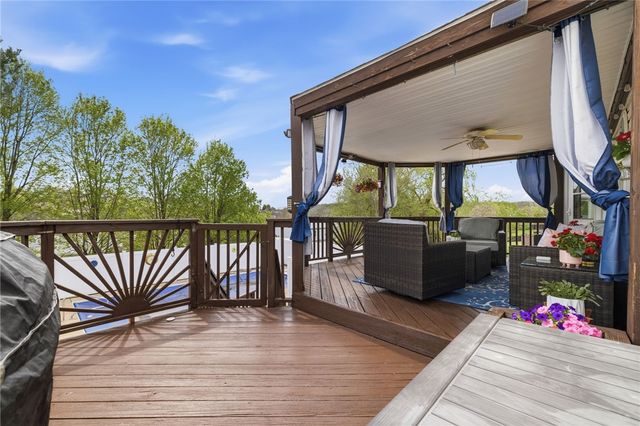 442 Shelbourne Dr, Plum Boro, PA 15239