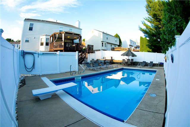 442 Shelbourne Dr, Plum Boro, PA 15239