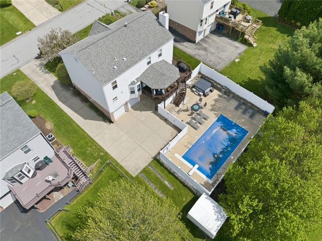 442 Shelbourne Dr, Plum Boro, PA 15239