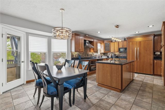 442 Shelbourne Dr, Plum Boro, PA 15239
