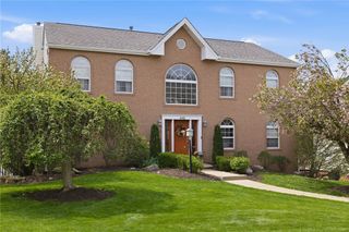 442 Shelbourne Dr, Plum Boro, PA 15239
