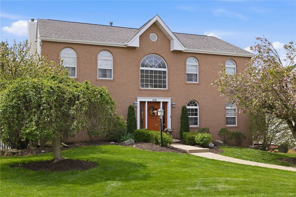 442 Shelbourne Dr, Plum Boro, PA 15239