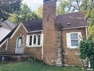 619 S MACARTHUR Boulevard, Springfield, IL 62704