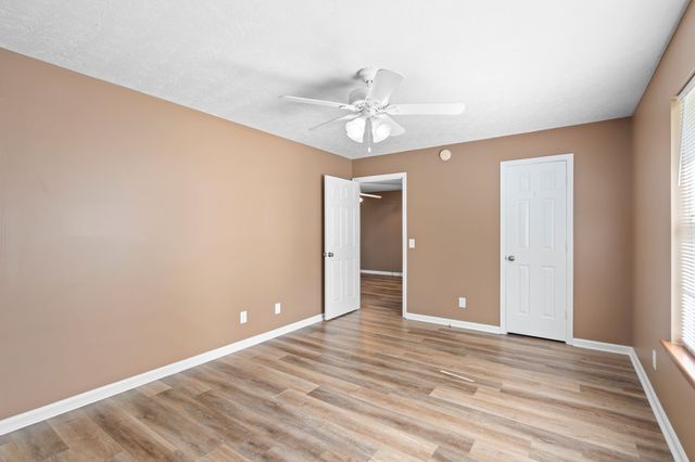 208 Luther Ct, Dickson, TN 37055