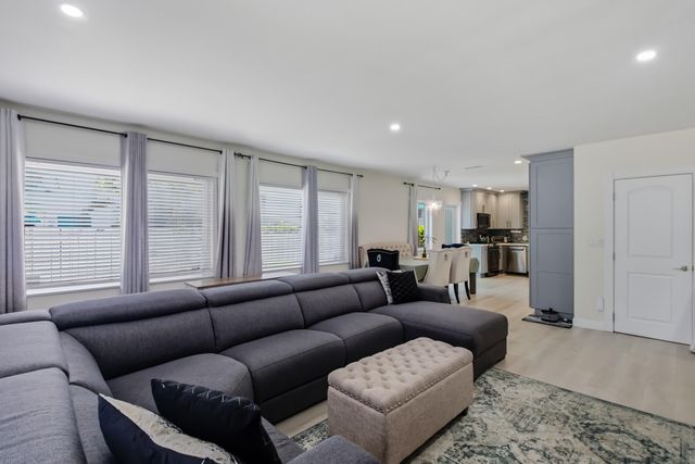 836 NE 17th Terrace, Fort Lauderdale, FL 33304