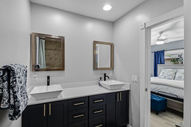 836 NE 17th Terrace, Fort Lauderdale, FL 33304