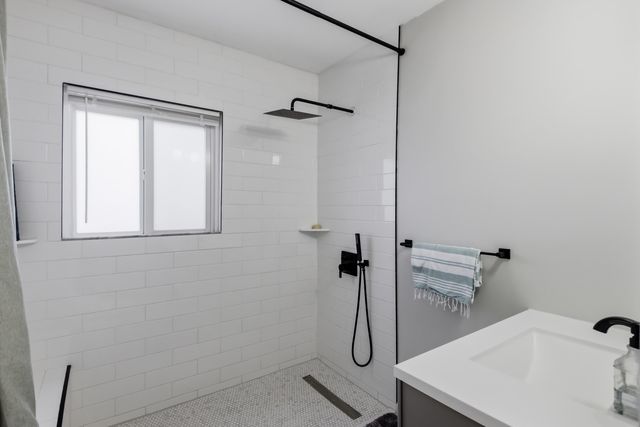 836 NE 17th Terrace, Fort Lauderdale, FL 33304