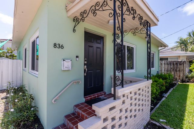 836 NE 17th Terrace, Fort Lauderdale, FL 33304