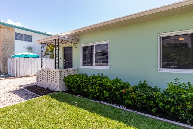 836 NE 17th Terrace, Fort Lauderdale, FL 33304