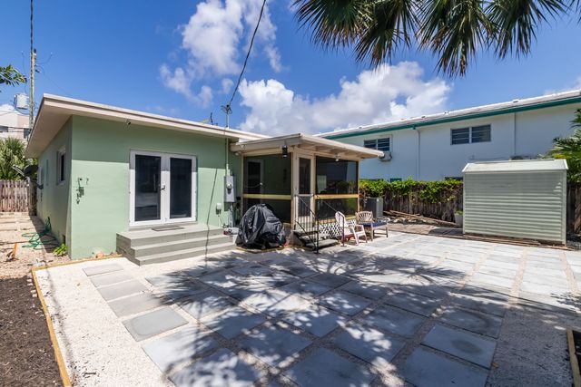 836 NE 17th Terrace, Fort Lauderdale, FL 33304