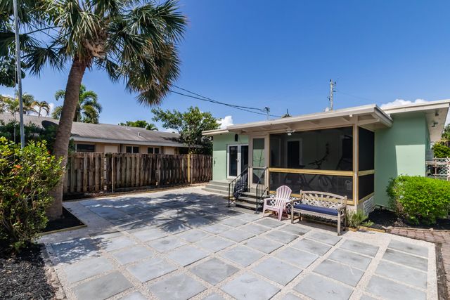 836 NE 17th Terrace, Fort Lauderdale, FL 33304