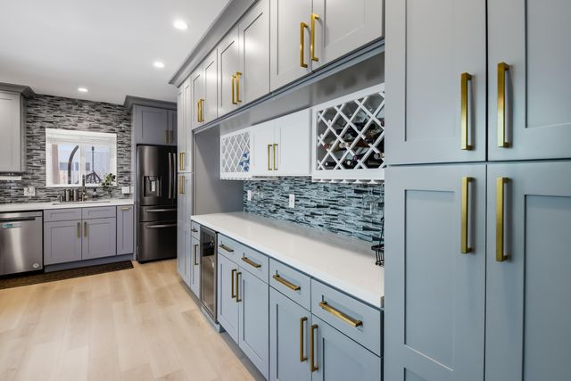 836 NE 17th Terrace, Fort Lauderdale, FL 33304