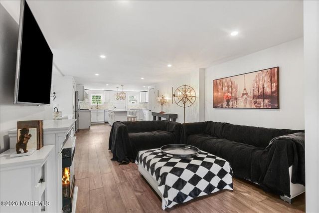 23 Manchester Avenue, Keyport, NJ 07735