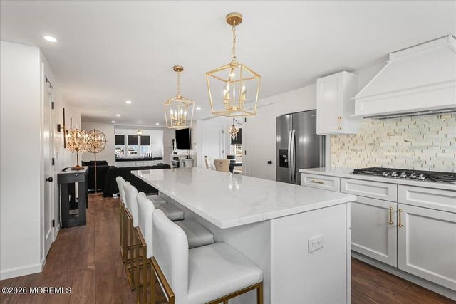 23 Manchester Avenue, Keyport, NJ 07735