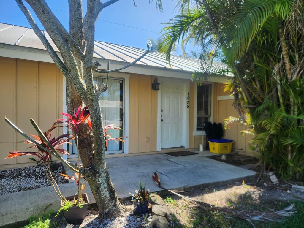 1858 Windsor Drive 8, North Palm Beach, FL 33408