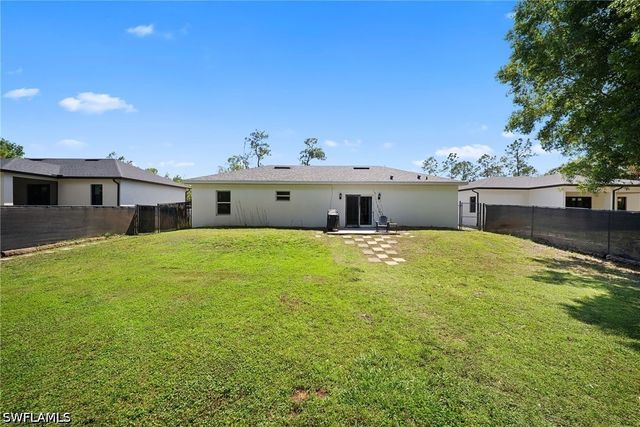 4021 32nd AVE SE, Naples, FL 34117