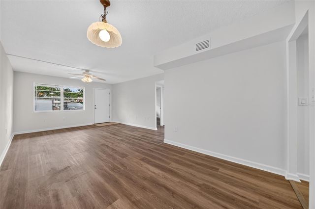 951 79TH AVENUE N 115, St Petersburg, FL 33702