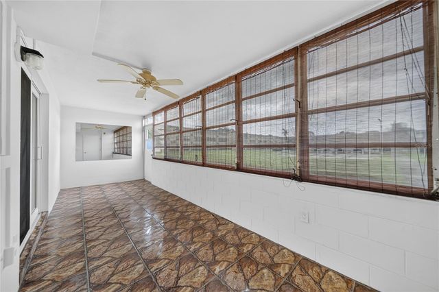 951 79TH AVENUE N 115, St Petersburg, FL 33702
