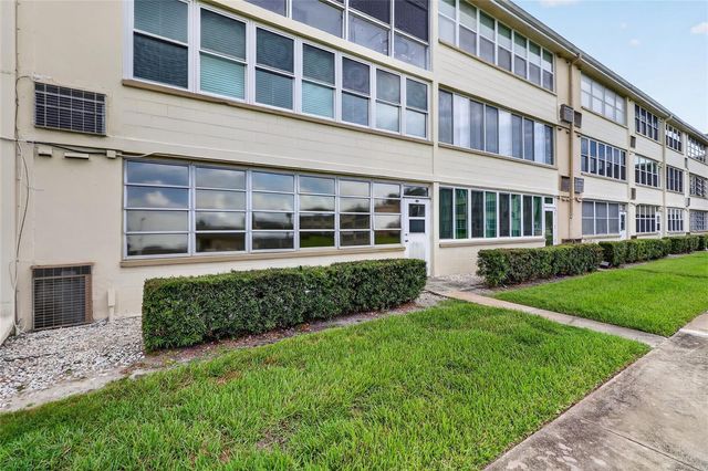951 79TH AVENUE N 115, St Petersburg, FL 33702