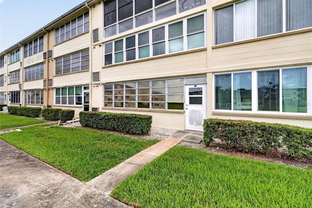 951 79TH AVENUE N 115, St Petersburg, FL 33702